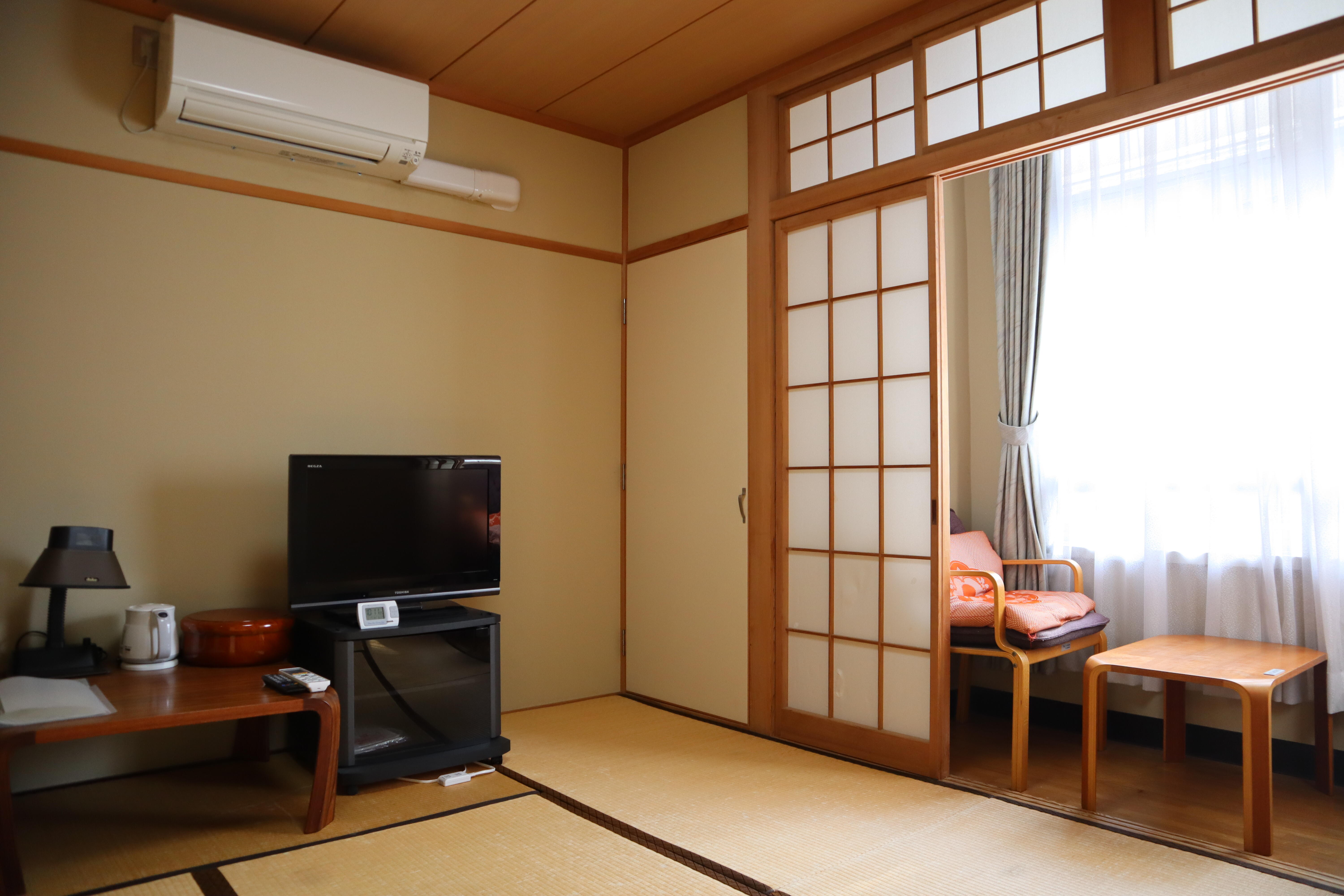 Japanese-style room